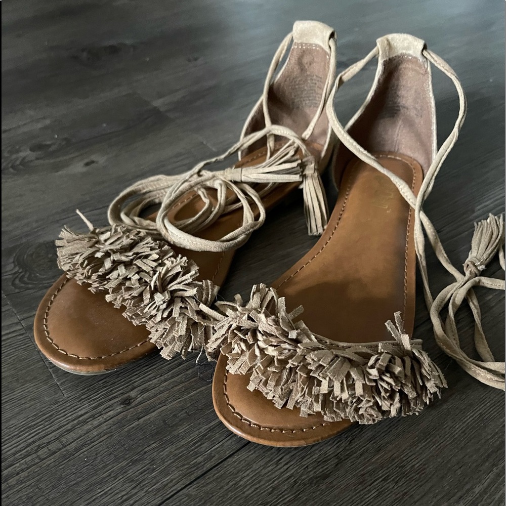 Cute Gladiator Sandels SZ 8